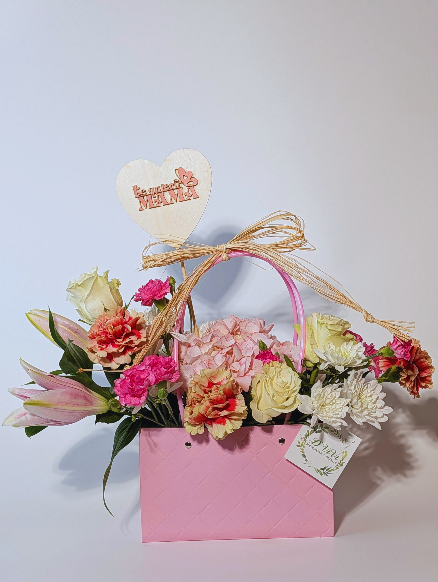 Cesta Flores Blancas & Lilium - Día de la Madre