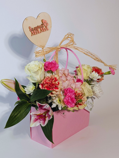 Cesta Flores Blancas & Lilium - Día de la Madre